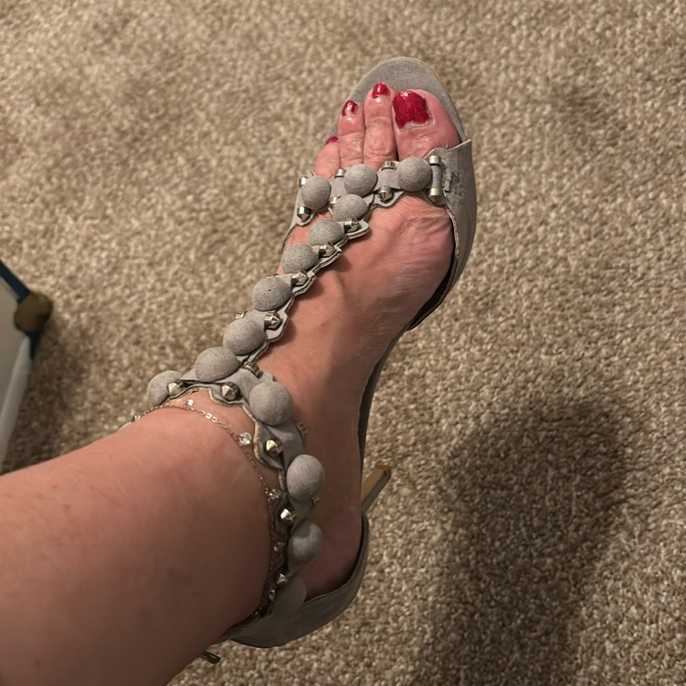 SIZE 10 gray hills, by HERSTYLE